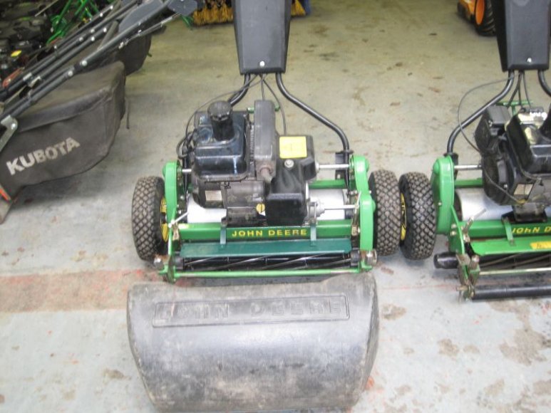 John Deere 2500E Greens Mower Balmers GM Ltd